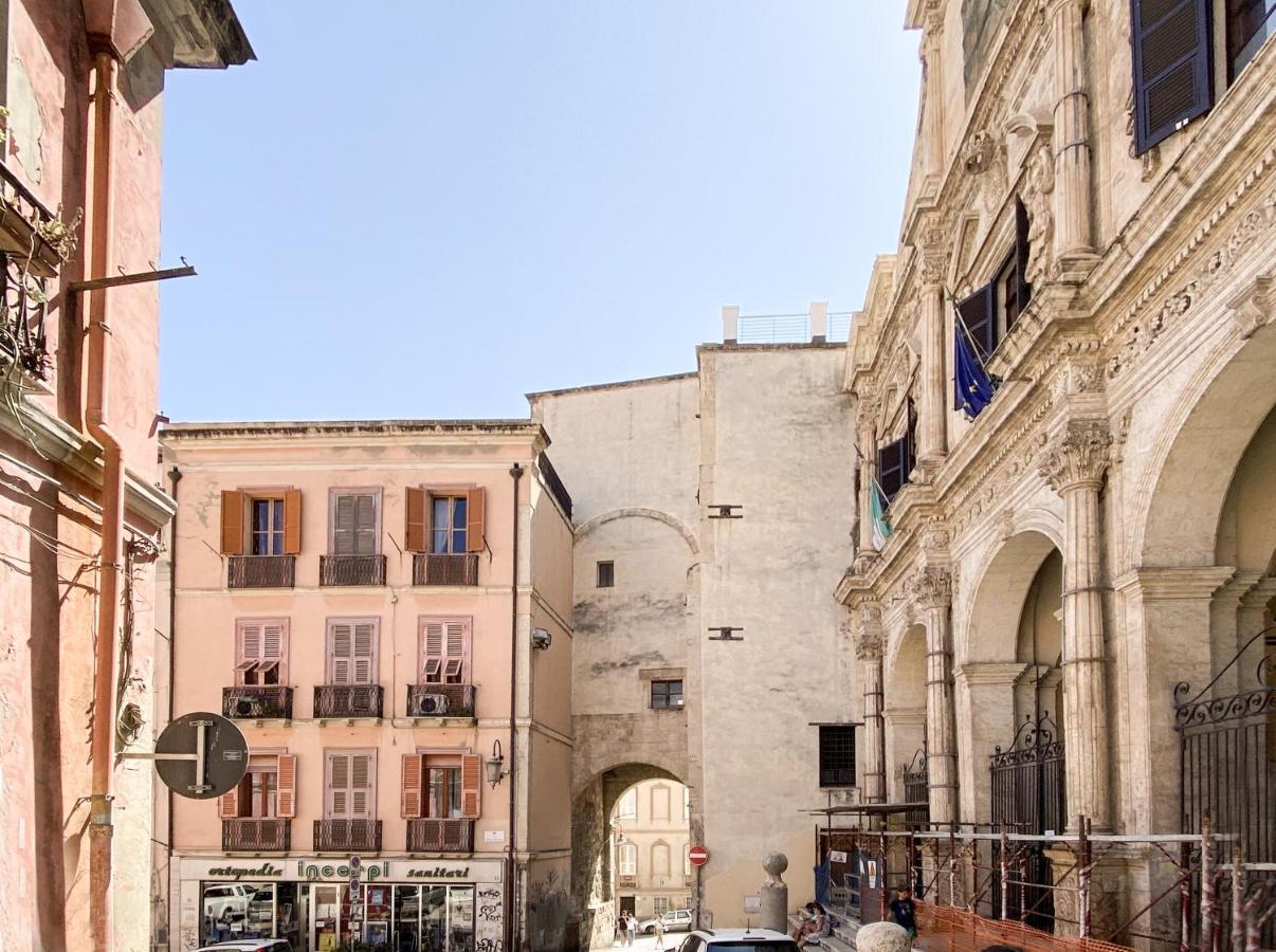 Su Meri Stampace - Luxury Apartment City Center Cagliari Exterior photo